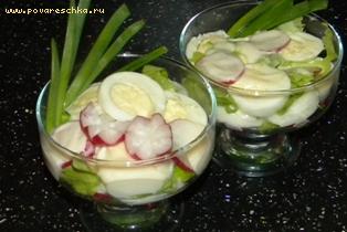 Салат с яйцами и редиской - рецепт приготовления с пошаговой инструкцией и фотографиями