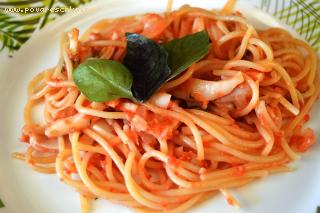 Спагетти с кальмарами в томатном соусе - рецепт приготовления с пошаговой инструкцией и фотографиями