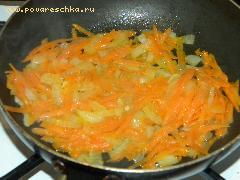 2) Морковь потереть на крупной терке