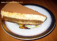 Сверху торт посыпать какао перед подачей на стол